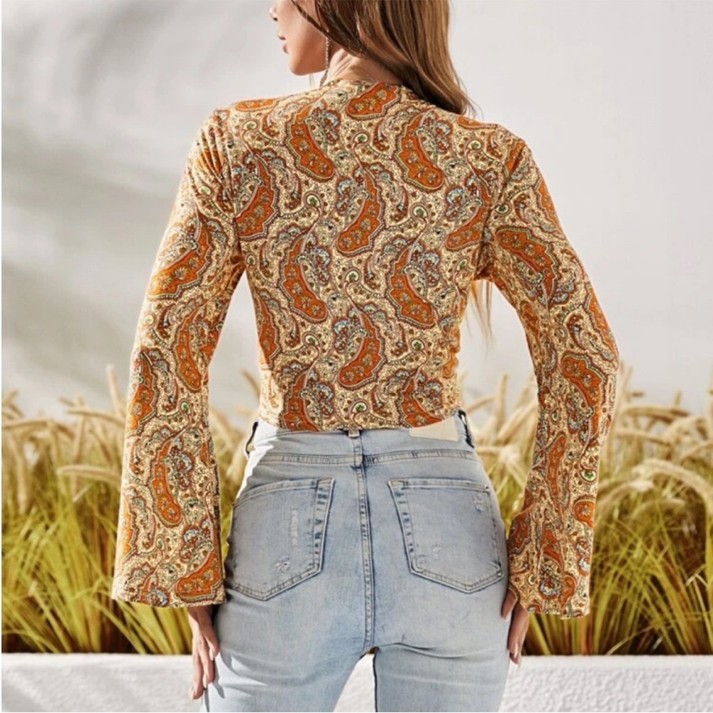 •Luukse• Front Tie Bell Sleeve Cropped Length Top - Size Small - Picture 7 of 8